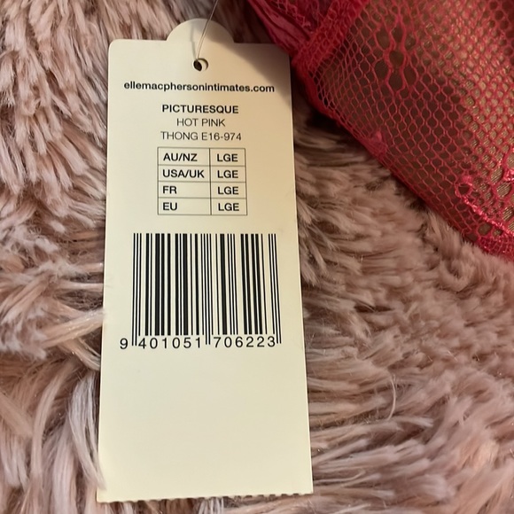 Two Elle MacPherson Intimates Essential Luxury Thongs - Picture 7 of 7